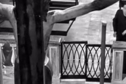 El mismo Giovanni Guareschi hubo de convencer a Fernandel de que los diálogos de Don Camilo con Cristo eran la expresión más entrañable y auténtica de su alma sacerdotal.