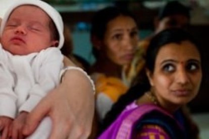 La mayoría de los vientres de alquiler son mujeres pobres, sobre todo en India, contratadas por dinero