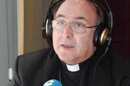 Casimiro López, obispo de Segorbe-Castellón, denuncia que las administraciones no se ponen en contacto con la Iglesia para ayudar a más refugiados