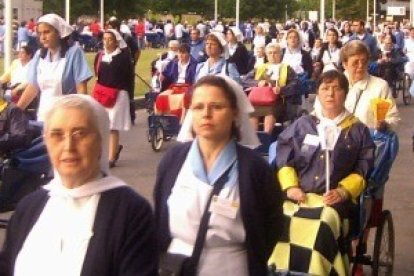 El rector del santuario de Lourdes dice que la experiencia de sanación allí es contagiosa... enfermos y voluntarios la difunden