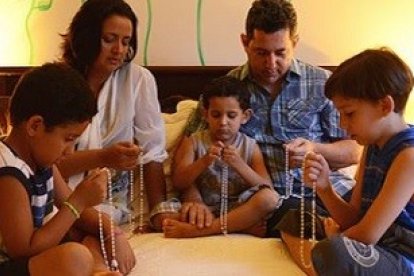 Las familias que rezan juntas tienen una mejor relación entre sus miembros