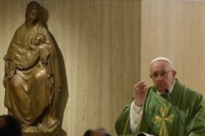 El Papa Francisco en la Residencia Santa Marta celebra misa y explica las lecturas