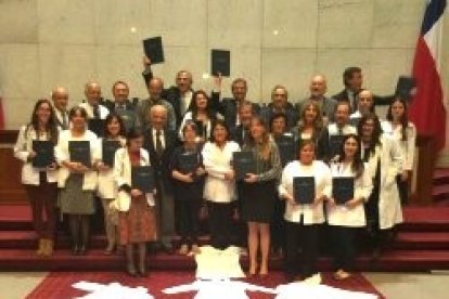 El equipo de médicos provida que llevaron las 1.700 firmas de expertos en medicina al Congreso contra el aborto