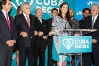 Rosa María Payá con los expresidentes que apoyan el proyecto Cuba Decide