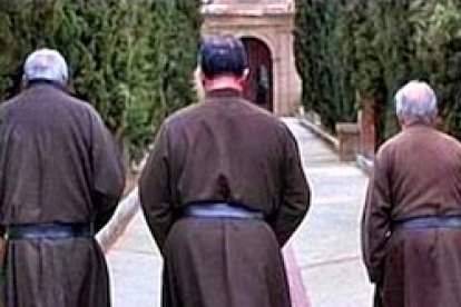 Hermanos Fossores: una vocación basada en una de las obras de misericordia, enterrar a los muertos.