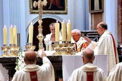 El cardenal arzobispo de Valencia denuncia ataques a la libertad religiosa por parte de corrientes poderosas.