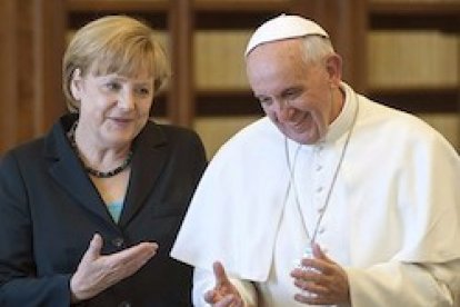 Francisco y Angela Merkel, durante su último y cordial encuentro en el Vaticano.