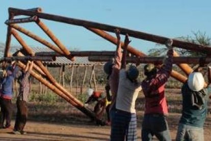 La Guajira colombiana tiene amplias zonas áridas de población indígena empobrecida... la solución es compleja
