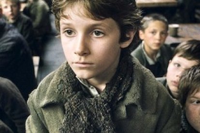 Barney Clark, en la versión de 2005 de Oliver Twist: el drama de la orfandad involuntaria, convertido en un derecho para minorías poderosas.