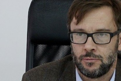 Nacho Calderón lleva 24 años atendiendo a niños y conoce a la perfección los efectos de móviles y tablets