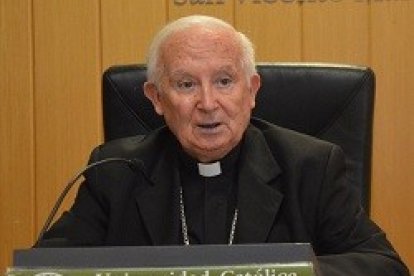 El cardenal Cañizares clausuró los cursos de verano de la Universidad Católica de Valencia