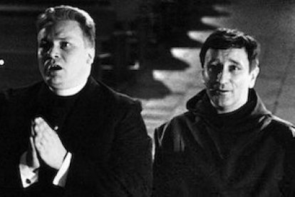 Los sacerdotes juegan un papel decisivo en la mayoría de las novelas de Bruce Marshall, con retratos ricos y veraces.