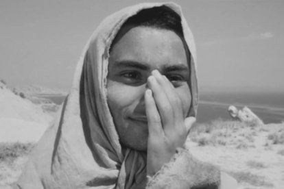 La alegría del leproso tras ser curado por Jesús, en 'El Evangelio según San Mateo' (1964) de Pier Paolo Pasolini.