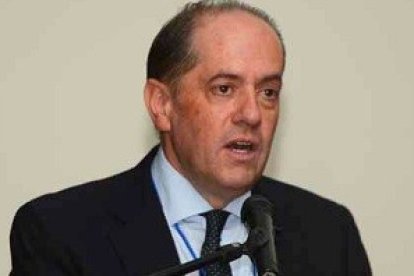 El doctor de Irala cree que en realidad mucha gente no es consciente de las consecuencias de la ideología de género / Foto- René Estrada
