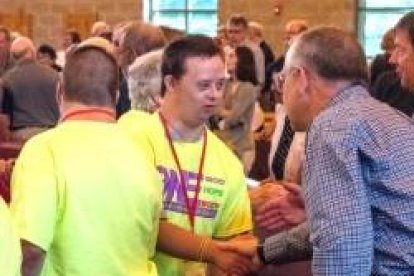 En la medida de lo posible, se pide integrar a las personas con discapacidades en la vida pastoral y parroquial