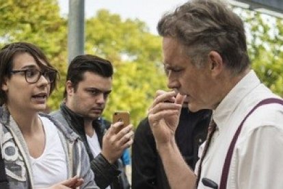 Jordan Peterson, discutiendo con un grupo de activistas LGTB en la universidad