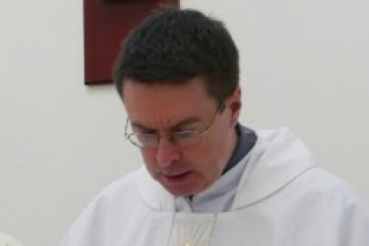 Alejandro Carbajo, misionero español en la parroquia de Murmansk, en el Ártico, anima a España en el Mundial