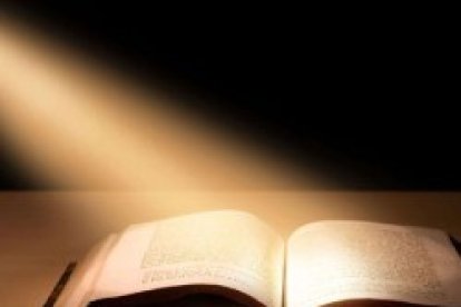 Luz divina, ayudanos a comprender.