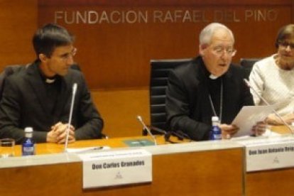 De izquierda a derecha, el P.Granados, Reig Pla, Kuby y Pablo Cervera