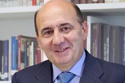 Juan Luis Jarillo es profesor de Derecho Civil en la San Pablo-CEU, además de Secretario de la Fundación San Pablo-CEU