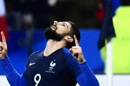 Giroud dedica todos sus goles a Dios como agradecimiento a todo lo que le ha dado en su vida