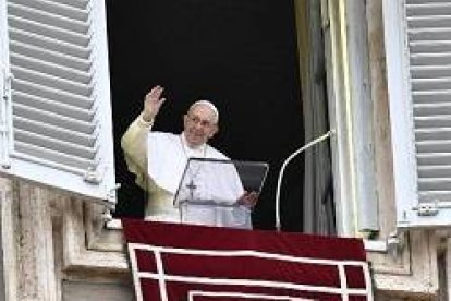 El Papa habló en el Angelus de la fiesta de Todos los Santos