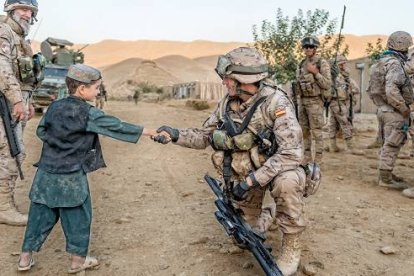 Ser militar o policía y cristiano no sólo no es incompatible sino que además tiene una llamada concreta a la santidad