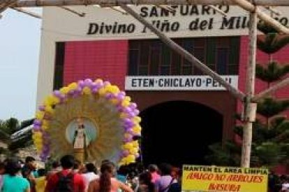 El Santuario del Milagro del Divino Niño de Eten, en la diócesis de Chiclayo, Perú, atrae multitudes