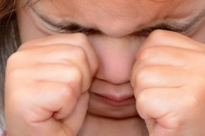 Las cifras de niñas atacadas sexualmente por niños de su edad o poco mayores que ellas se ha disparado con la generalización del consumo de pornografía, al que los menores tienen cada vez mayor y más sencillo acceso.