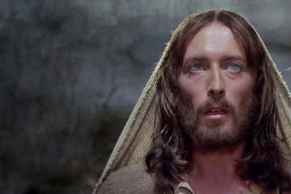 Según el cardenal Raniero Cantalamessa, el 'Jesús de Nazaret' de Franco Zeffirelli (1977, con Robert Powell en el papel de Jesús) es la versión cinematográfica que mejor conjuga la humanidad y la divinidad de Cristo, su señorío y su humildad.
