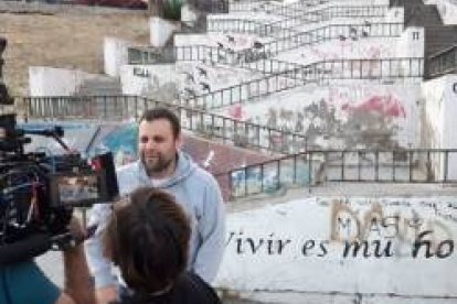 Un momento del rodaje urbano y rapero pero lleno de esperanza y luz de Cadena de Bondades