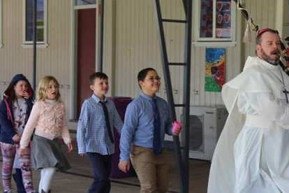 Columba Macbeth Green tiene 51 años y fue nombrado obispo de su diócesis natal, cuyo territorio es más grande que España, en 2016