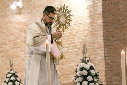 El padre Héctor ha sido misionero en varios países de América y ahora lo es en España