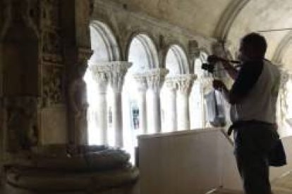 Saint Trophime en Arlés, una joya del románico... un país con tanta cultura e historia ha de hacer un esfuerzo de conservación