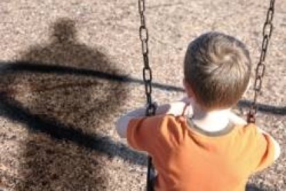 Los depredadores sexuales interesados en niños y adolescentes se colocan donde están ellos - en escuelas, parroquias, centros juveniles...