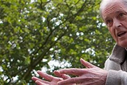 El padre jeremy Davies lleva desde finales de los años 70 en el mundo de los exorcismos y la oración de liberación