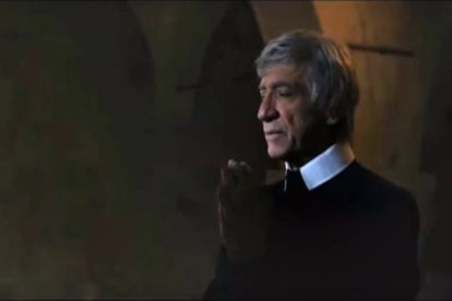 F. Murray Abraham, Oscar en 1984 al mejor actor por «Amadeus», interpretó al cardenal Newman en el biopic «The Unseen World [El mundo invisible]» (2010) , de Liana Marabini.