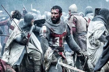 El actor galés Tom Cullen interpreta a un caballero templario en la serie «Knightfall» (2017).