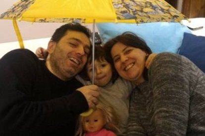 Luca di Tolve es ahora feliz con su mujer y su hija