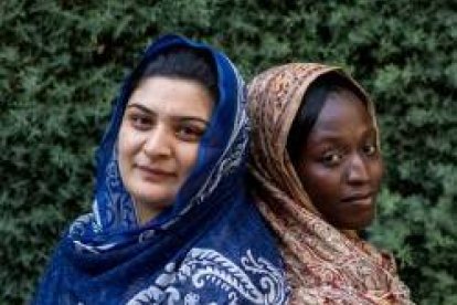 Hadiqa Bashir, de Pakistán, y Kadiatu Massaquoi, de Sierra Leona, ambas de 17 años, son activistas contra el matrimonio infantil y colaboran con Entreculturas