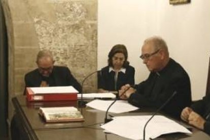 El catedrático milagrado explica su testimonio ante los responsables de la investigación - Foto de J.Peiro/AVAN