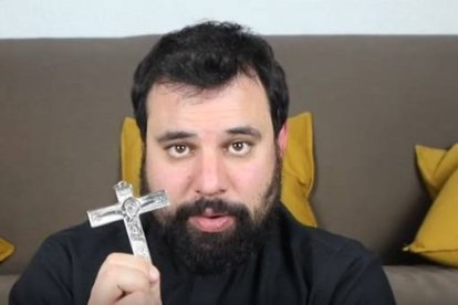 Patxi Bronchalo es sacerdote en Valdemoro, localidad al sur de Madrid y uno de los focos de contagio del coronavirus