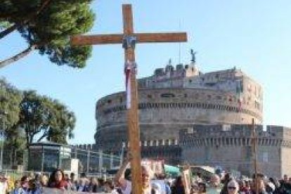 Un viacrucis recorrió Roma recordando a líderes y defensores de los pueblos amazonas asesinados por mafias y grupos extractivos sin escrúpulos