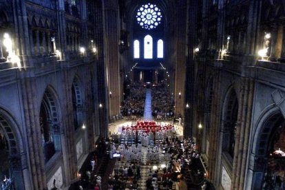 En la catedral de Chartres, Henry Adams comprendió que todo en la Edad Media se hacía por y para la Virgen Santísima.