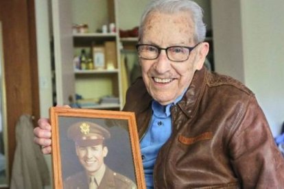 Don Stoulil combatió durante la II Guerra Mundial y salió ileso de todas las peligrosas misiones en las que participó