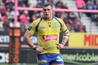 Paul Jedrasiak es un hombretón joven con experiencia en el deporte de máximo nivel... y un hombre que reza, estudia la Biblia y barre su parroquia