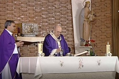 El cardenal Osoro, durante la misa que emitió este domingo La 2 de Televisión Española