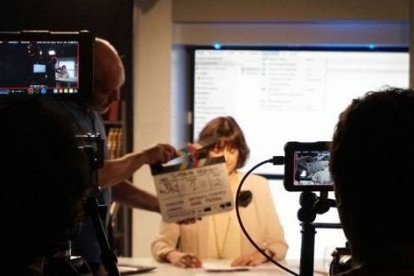 María Vallejo-Nágera, en Corazón Ardiente, interpreta a una periodista de misterios... que hace pensar en Íker Jiménez