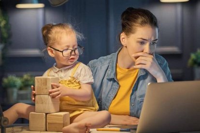 ¿Qué hacer encerrados en casa con los niños muchos días? Rezar, jugar, organizarse las tareas... ¡empezar con un horario!