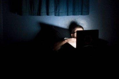 Más allá de la esclavitud personal que significa la adicción a la pornografía, se trata de un problema de salud pública que requiere limitarlo al máximo